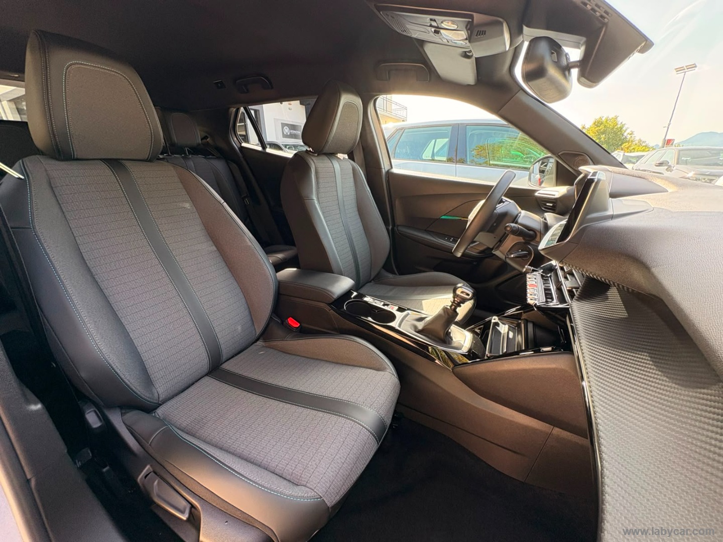 Peugeot 2008 PureTech 130 S&S Allure - Immagine 11