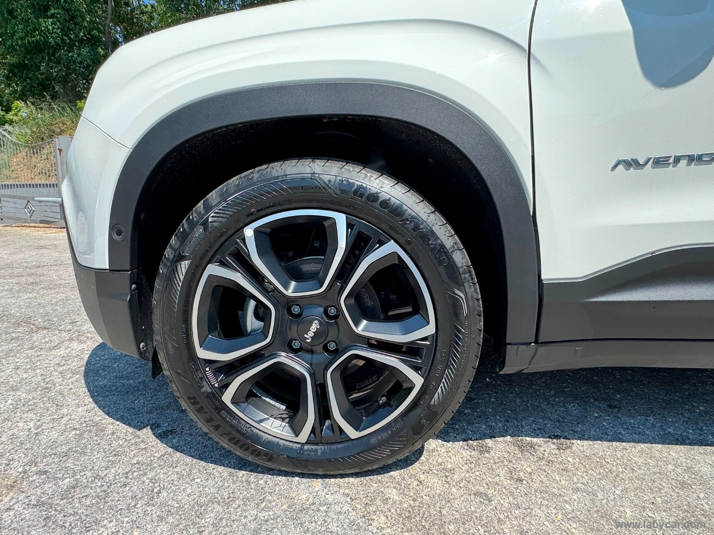 Jeep Avenger 1.2 Turbo Summit - Immagine 11
