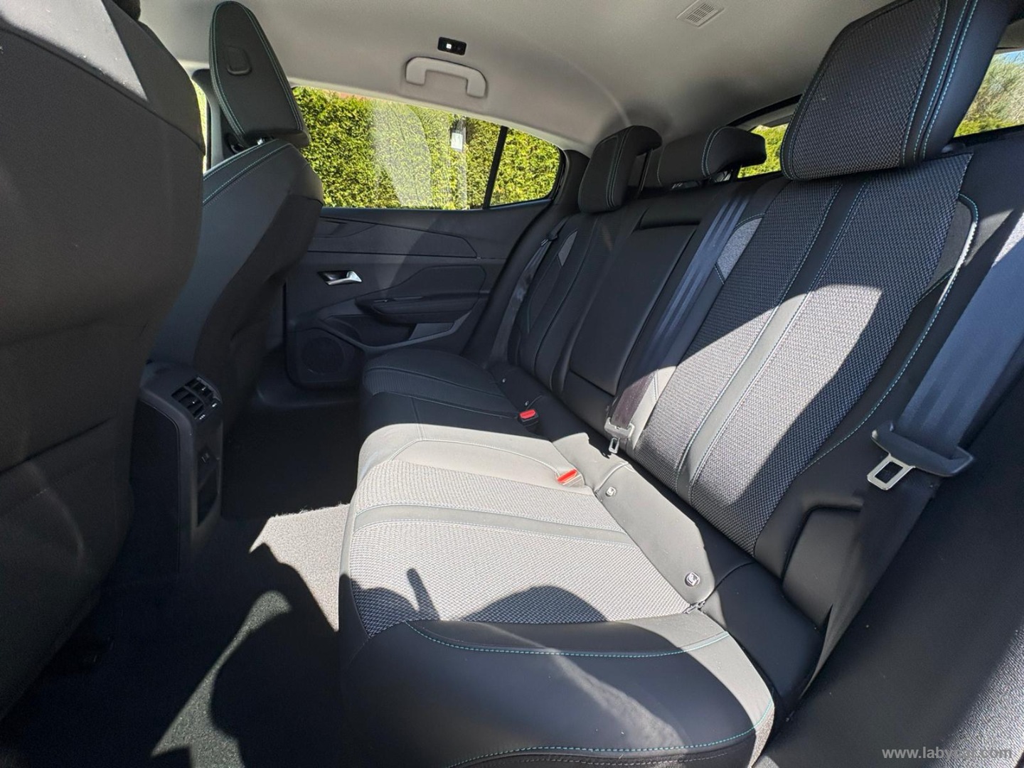 408 Hybrid 136 e-DCS6 Allure - immagine 11