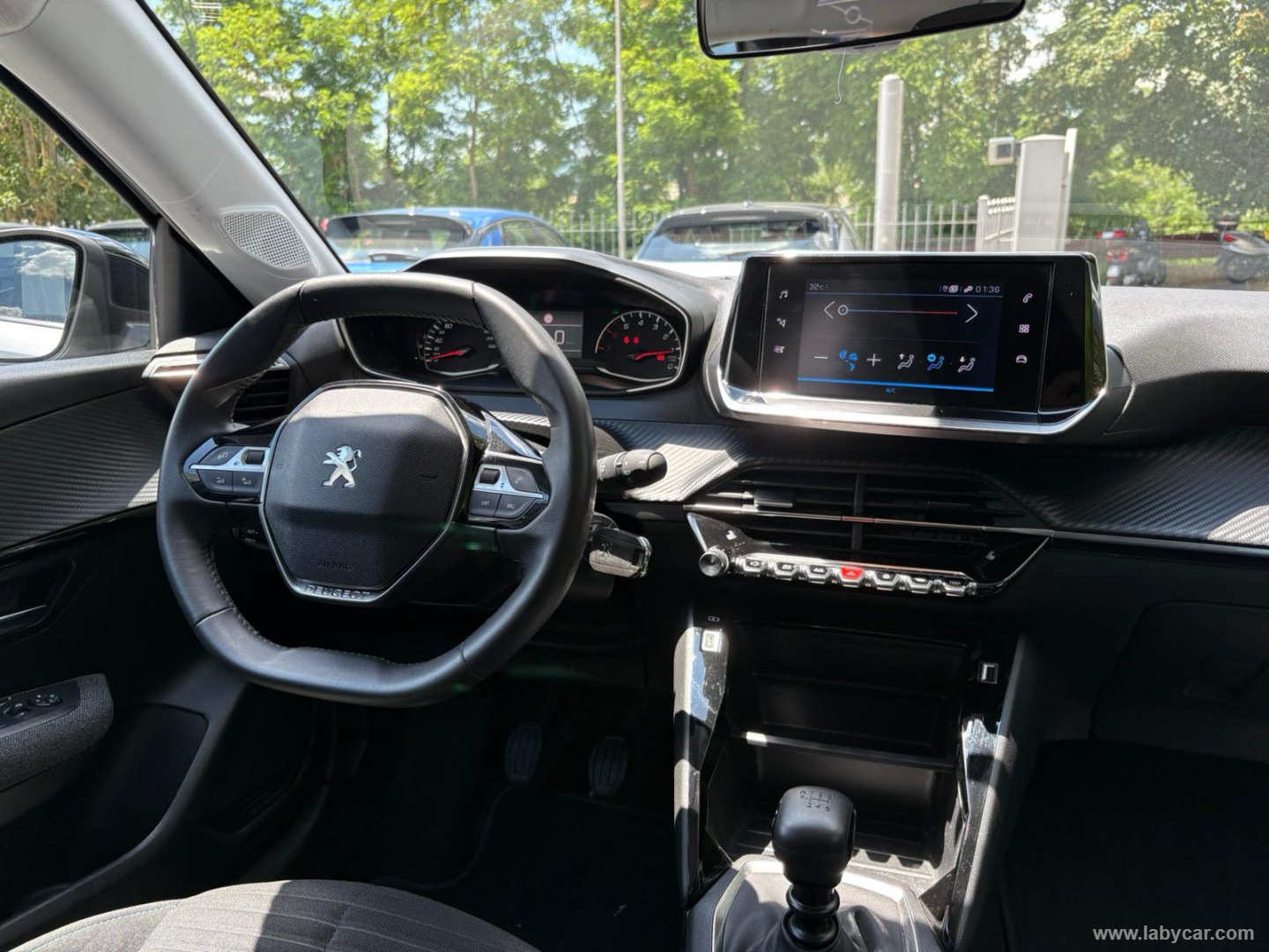 Peugeot 208 BlueHDi 100 S&S 5p. STYLE - Immagine 11