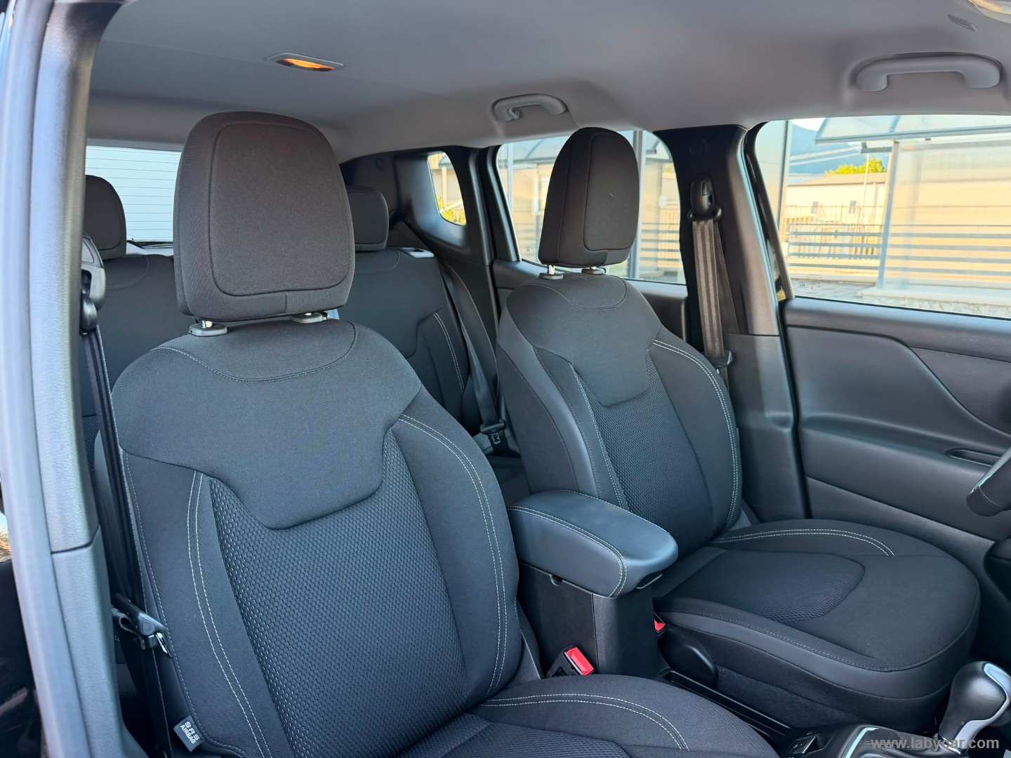 Jeep Renegade 1.5 T4 MHEV Altitude - Immagine 11