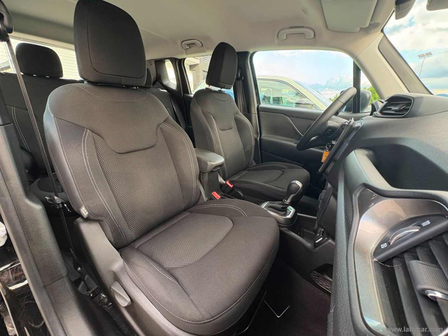 Renegade 1.5 T4 MHEV Altitude - immagine 11