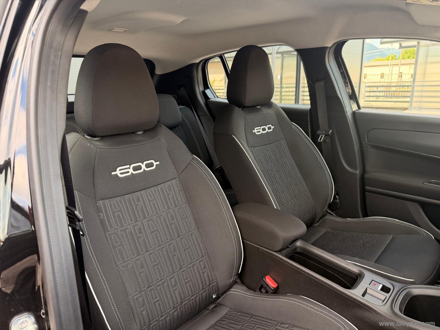 600 Hybrid MHEV - immagine 11