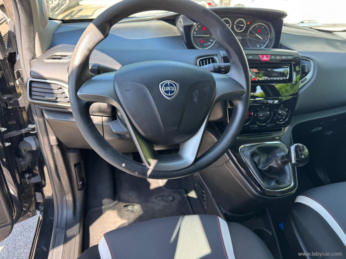 Lancia Ypsilon 1.3 MJT 95 CV 5p. S&S Elefantino - Immagine 11