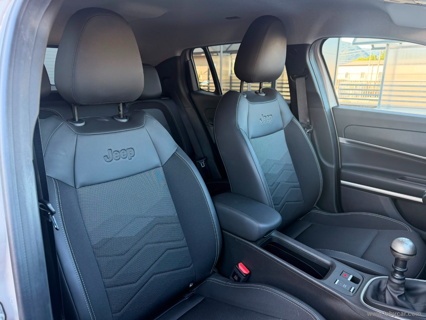 Jeep Avenger 1.2 Turbo Summit - Immagine 11