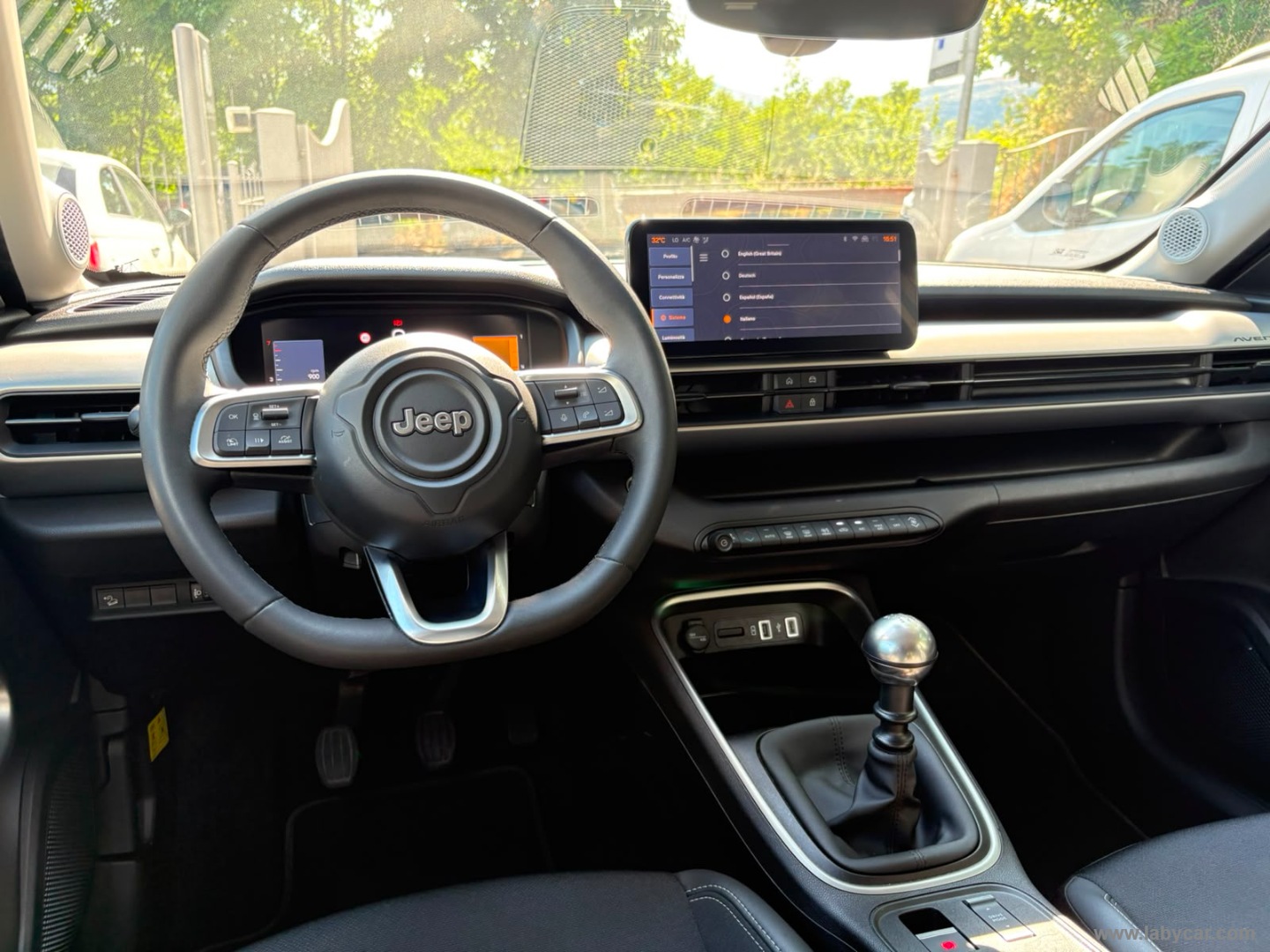 Jeep Avenger 1.2 Turbo Summit - Immagine 11