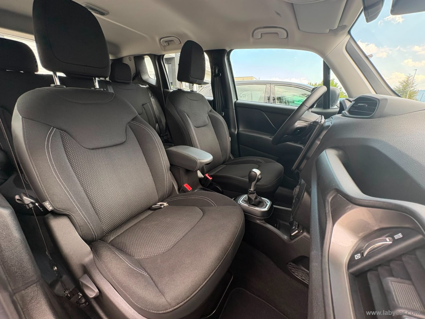 Jeep Renegade 1.5 T4 MHEV Summit - Immagine 11