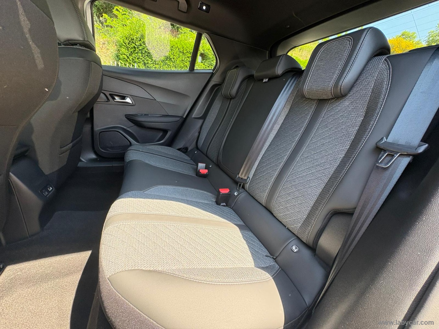 Peugeot 2008 PureTech 130 S&S EAT8 Allure - Immagine 11