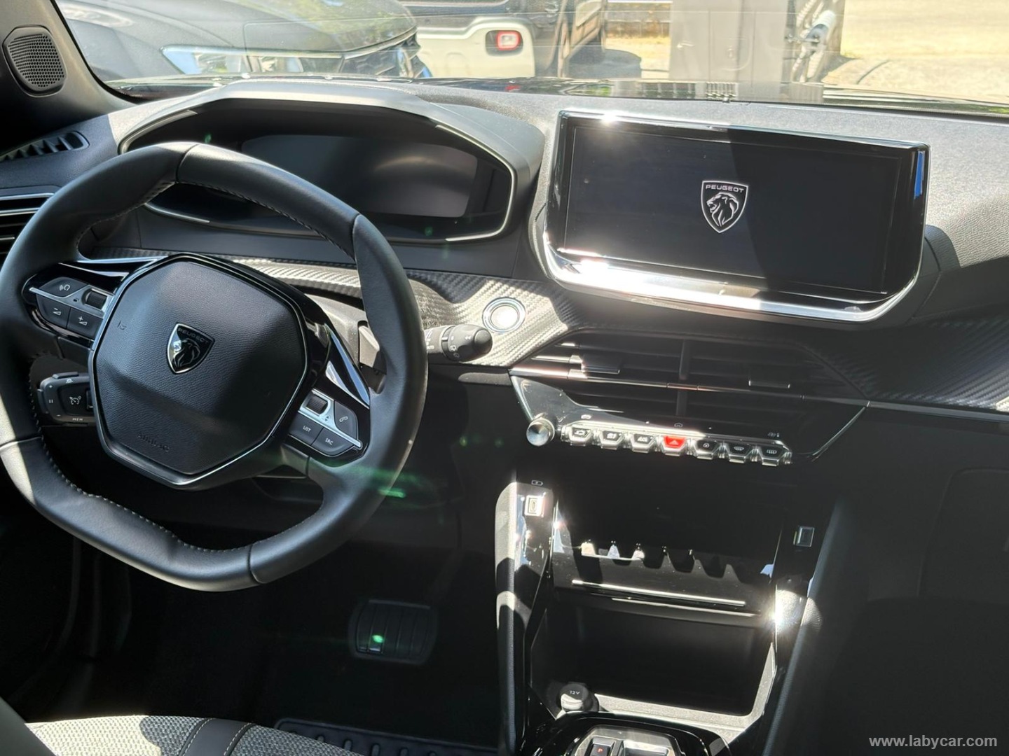 Peugeot 2008 PureTech 130 S&S EAT8 Allure - Immagine 11
