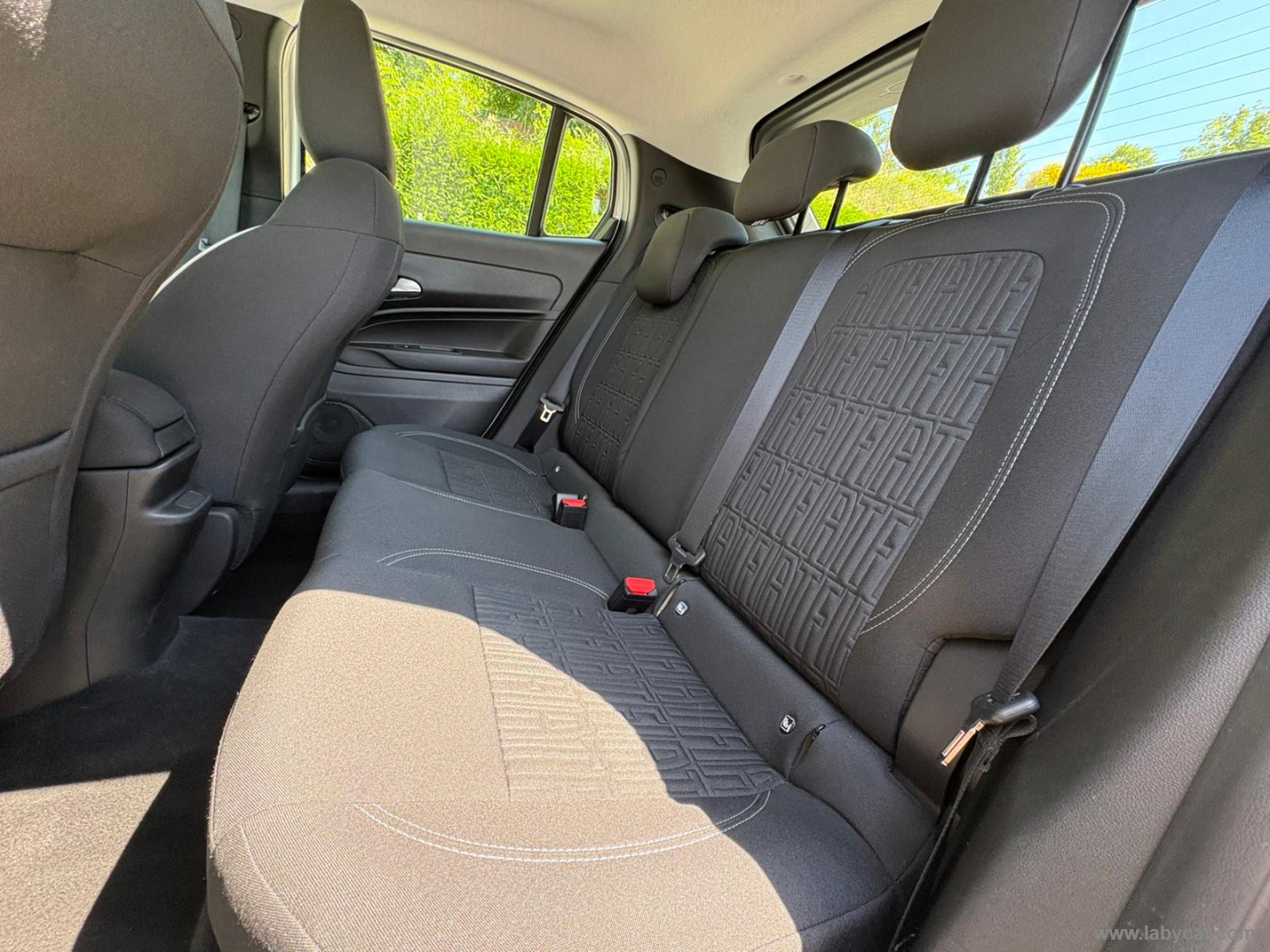 Fiat 600 Hybrid 145 CV DCT MHEV Icon - Immagine 11