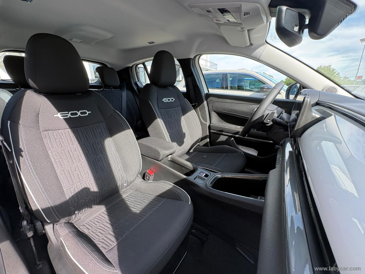 600 Hybrid 145 CV DCT MHEV Icon - immagine 11