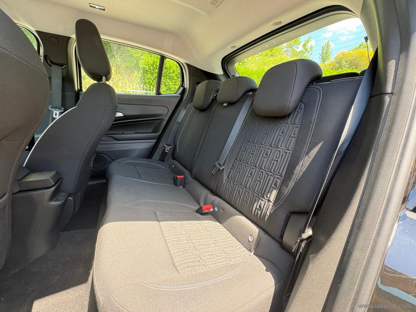 600 Hybrid 145 CV DCT MHEV Icon - immagine 11