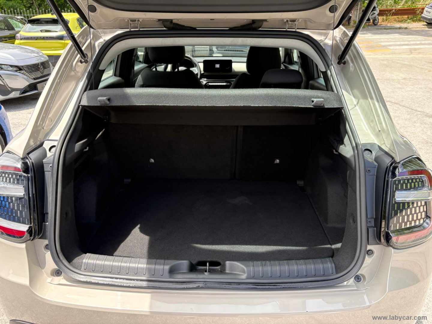 600 Hybrid 145 CV DCT MHEV Icon - immagine 11