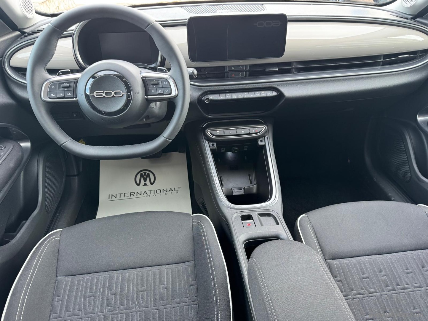600 Hybrid 145 CV DCT MHEV Icon - immagine 11