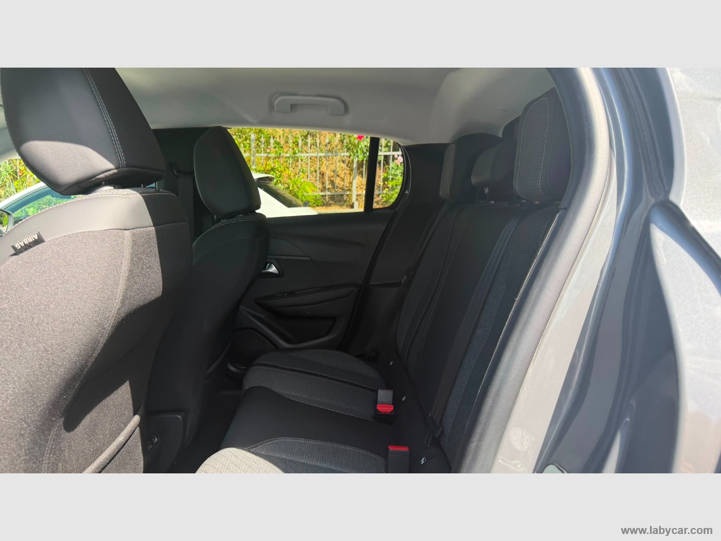 Peugeot 208 Hybrid 110 e-DCS6 Allure - Immagine 11