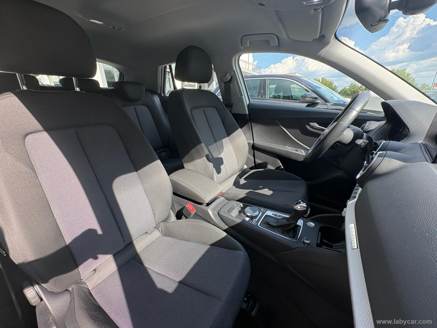 Audi Q2 35 TDI quattro S tronic Admired - Immagine 11