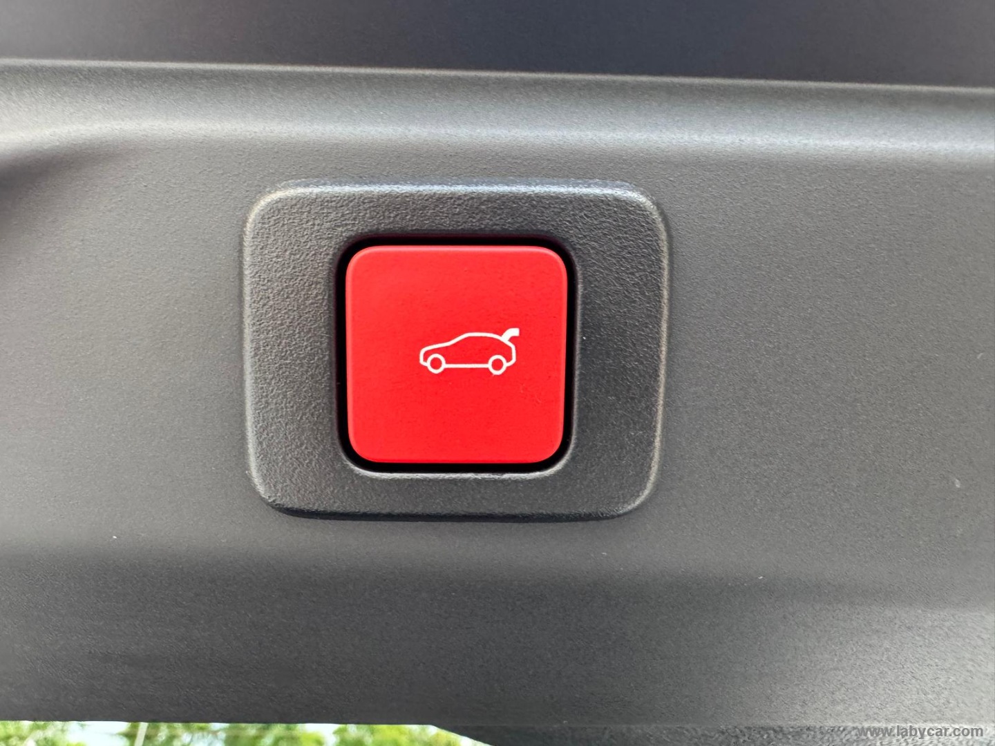 Peugeot 3008 Hybrid 145 e-DCS6 GT - Immagine 11