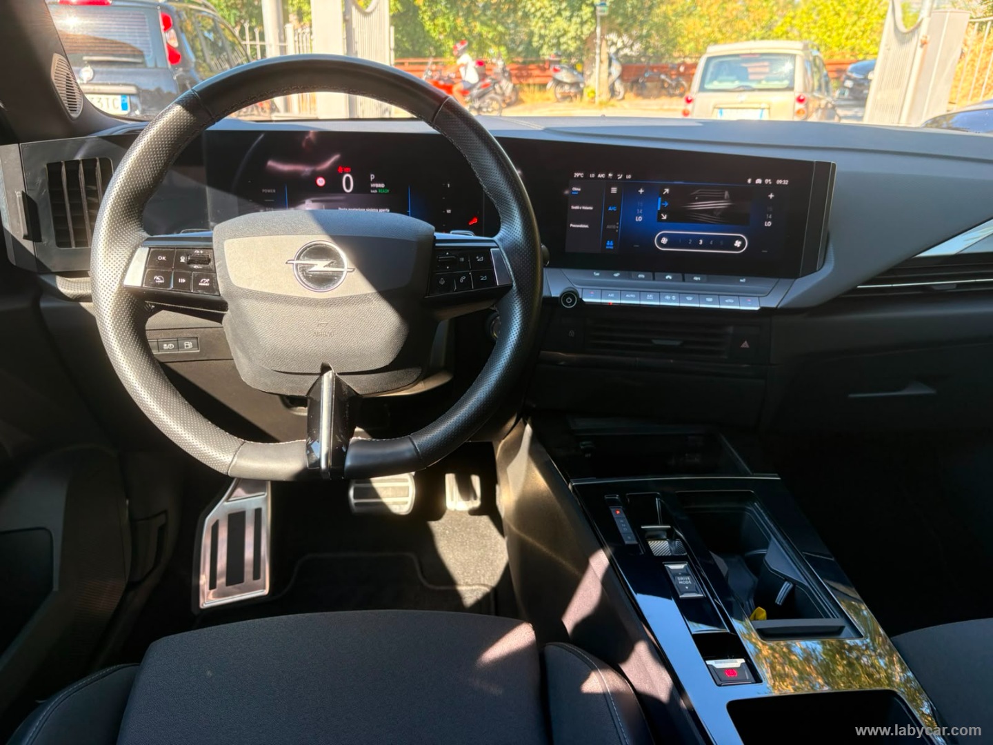 Opel Astra 1.6 PHEV 180 CV AT8 GS - Immagine 11
