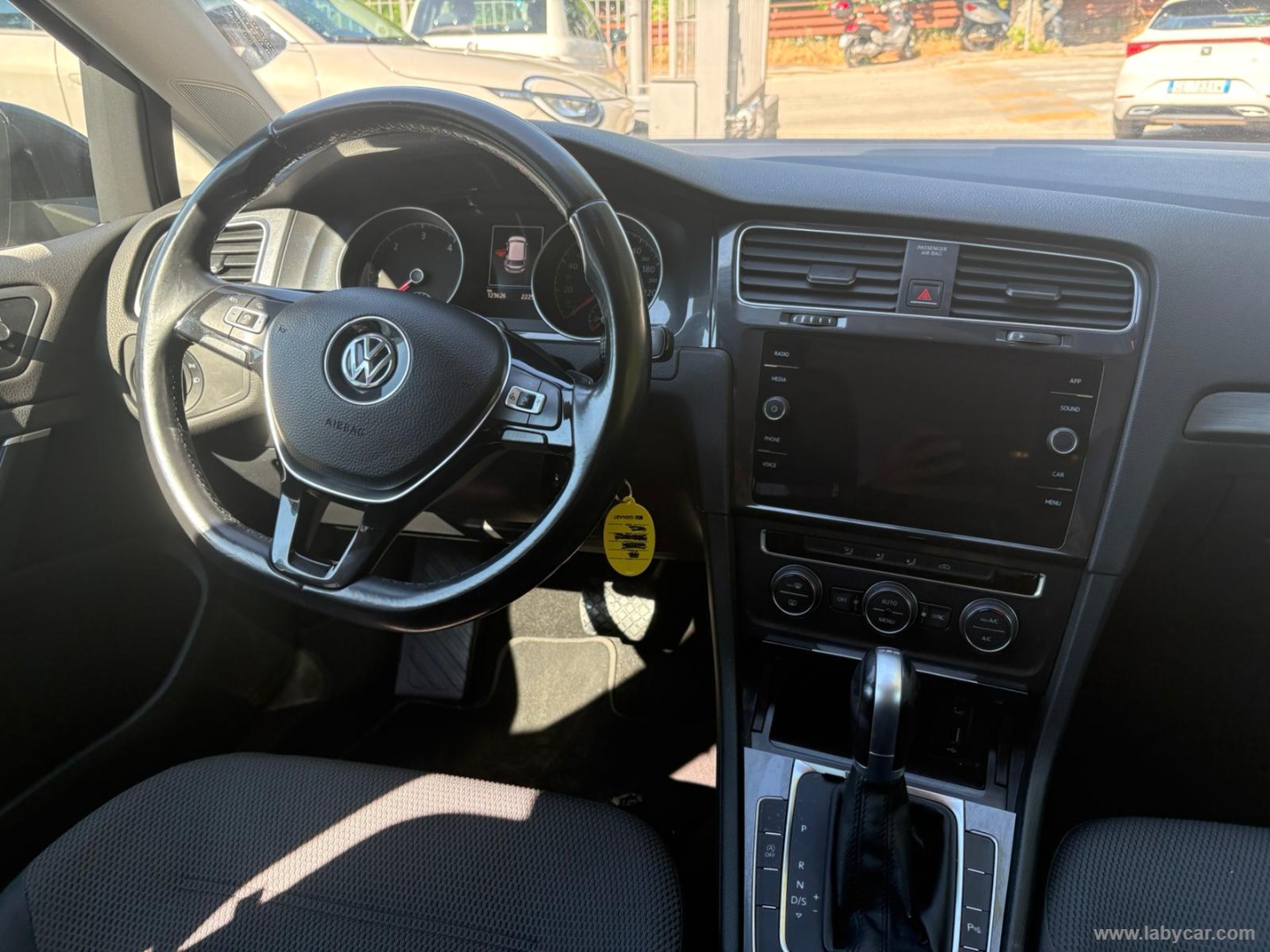 Volkswagen Golf 1.6 TDI 115CV DSG 5p. Business BMT - Immagine 11