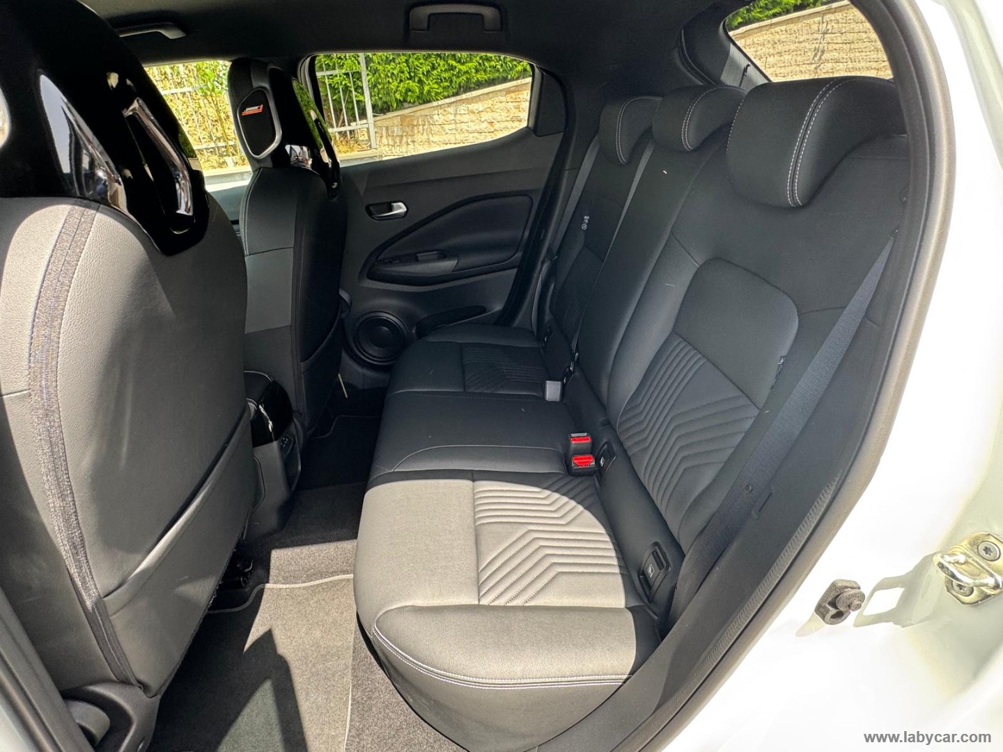 Nissan Juke 1.0 DIG-T 114 CV Tekna - Immagine 11