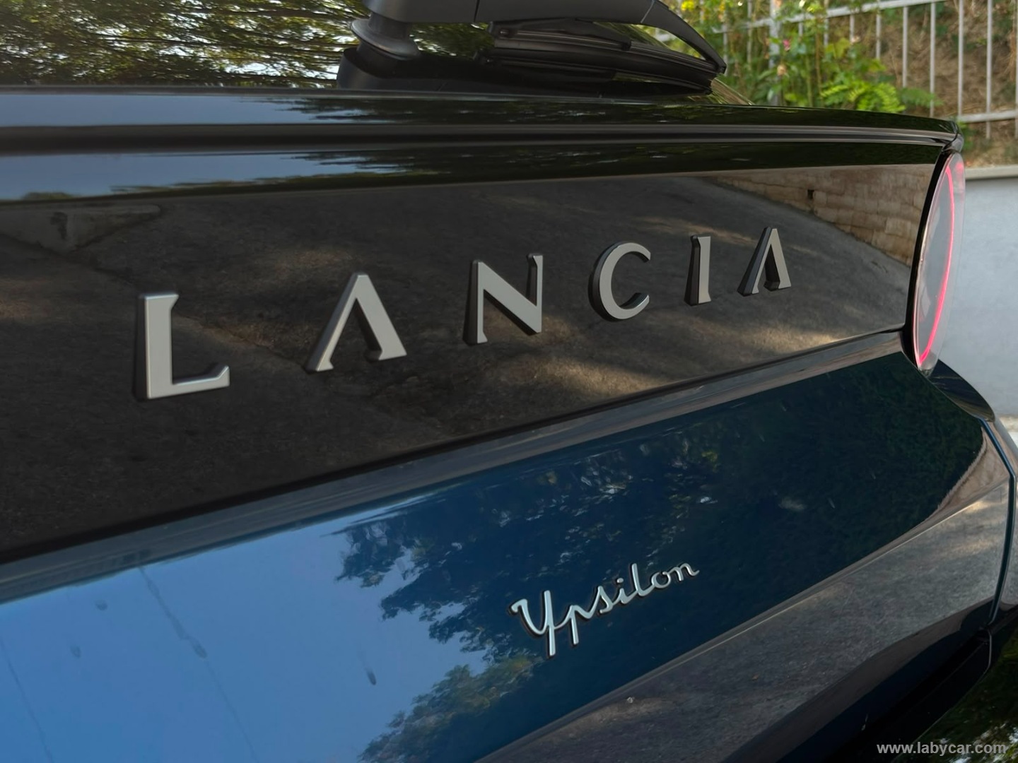 Lancia Ypsilon Hybrid e-DCT Ed.Limitata Cassina - Immagine 11