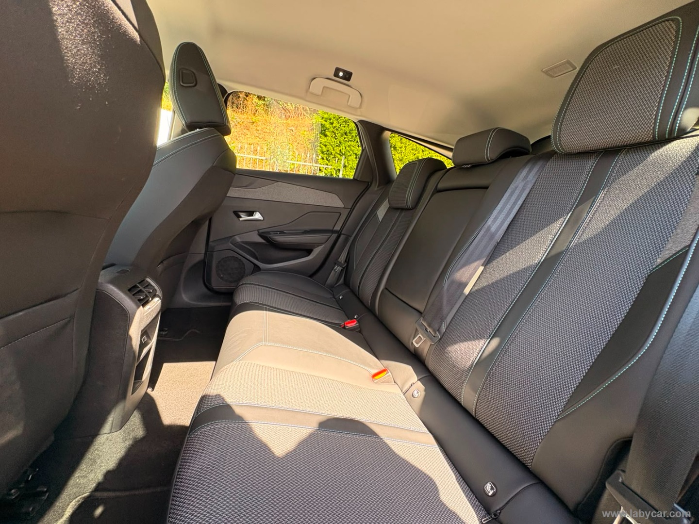 Peugeot 308 BlueHDi 130 S&S EAT8 SW Allure - Immagine 11