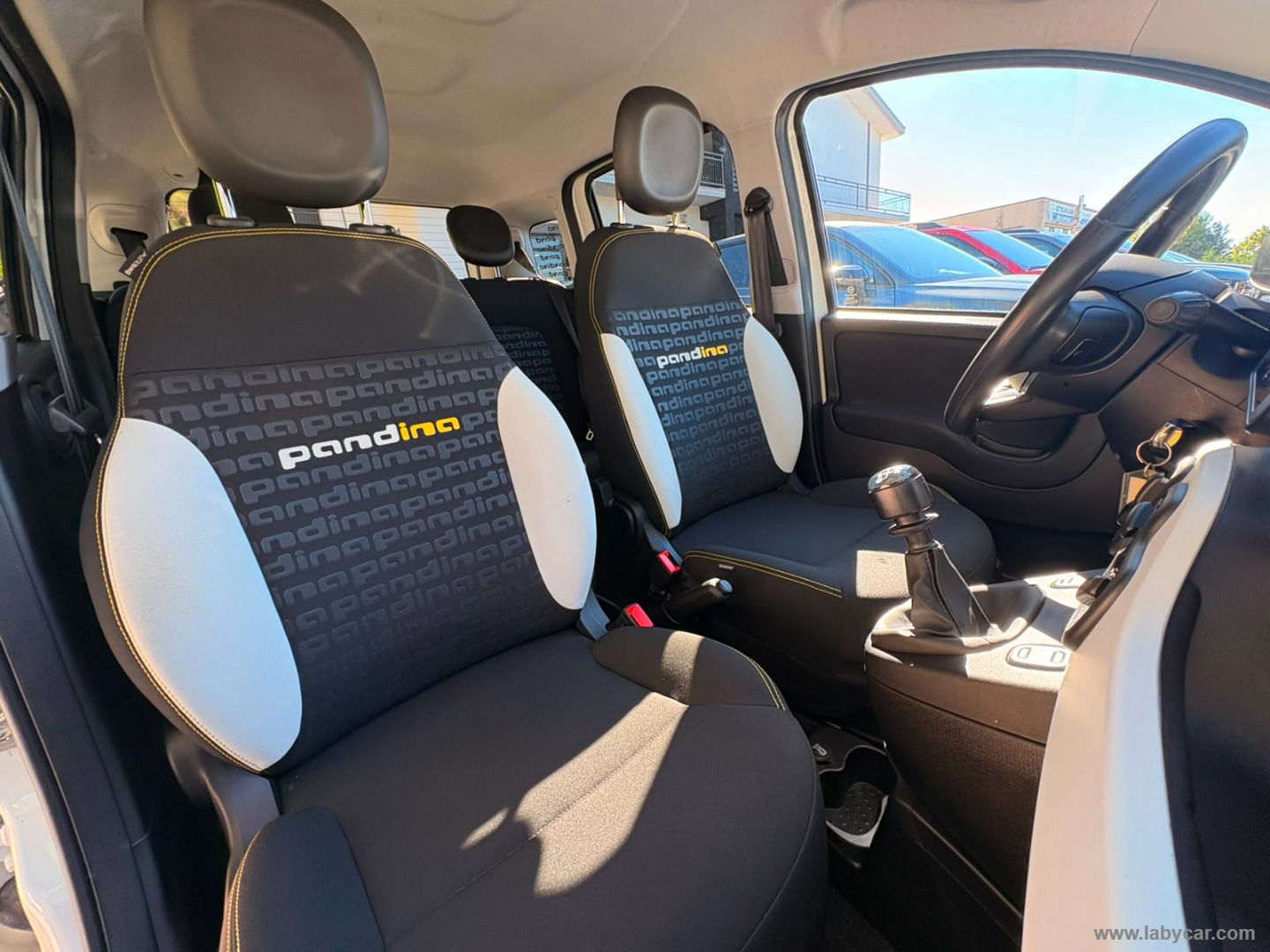 Fiat Panda 1.0 FireFly S&S Hybrid Pandina - Immagine 11
