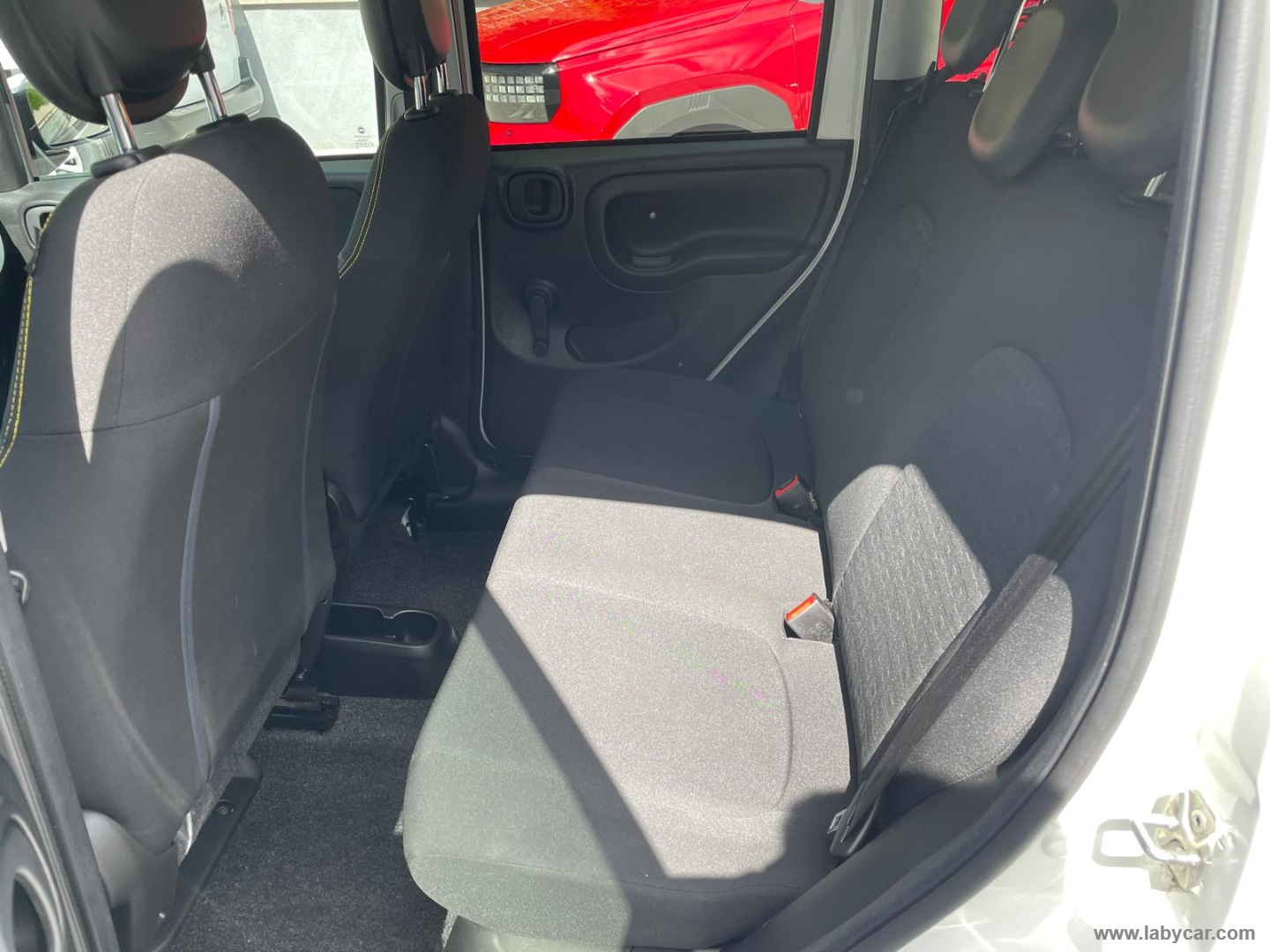 Fiat Panda 1.0 FireFly S&S Hybrid Pandina - Immagine 11