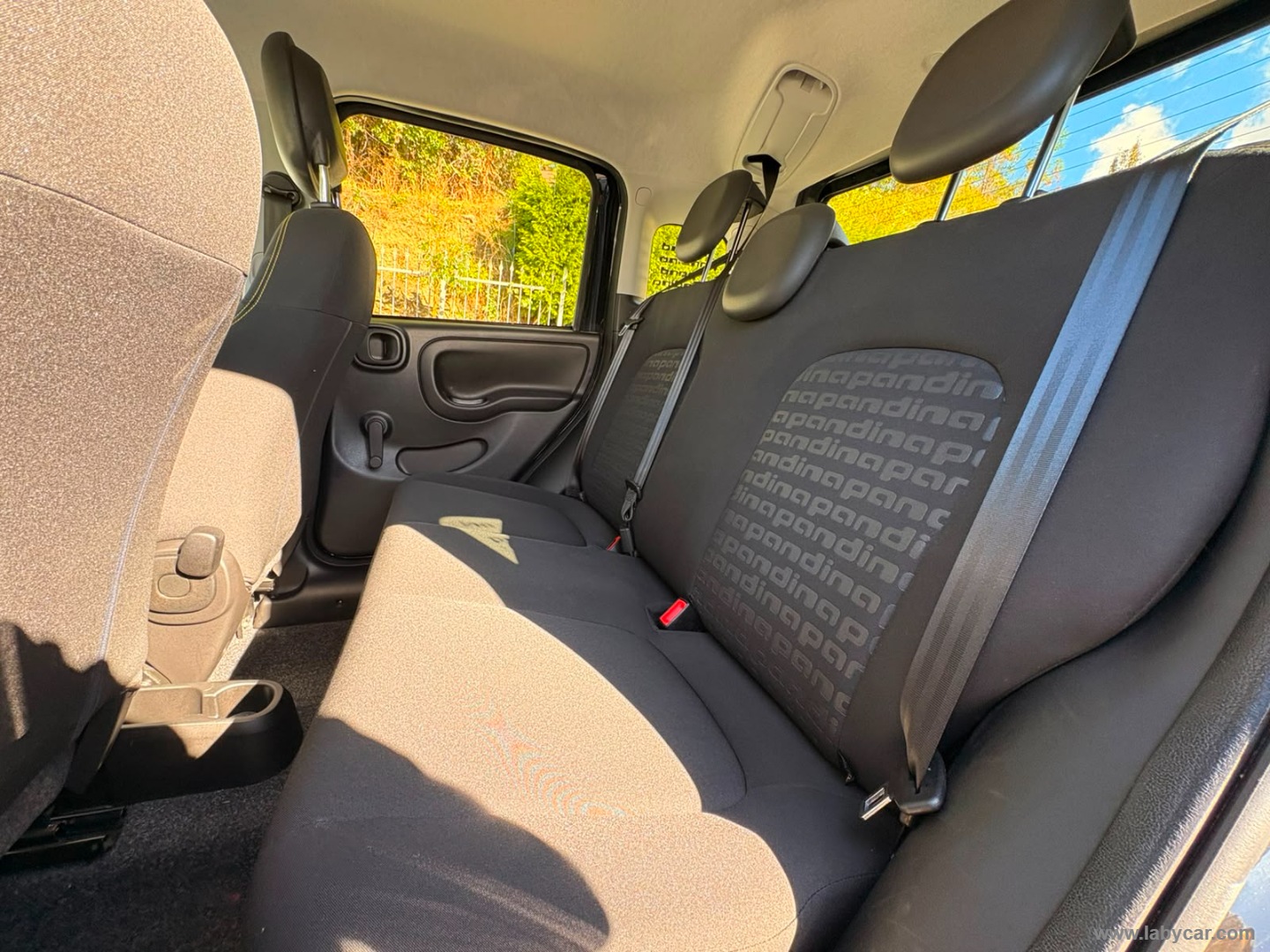 Fiat Panda 1.0 FireFly S&S Hybrid Pandina - Immagine 11