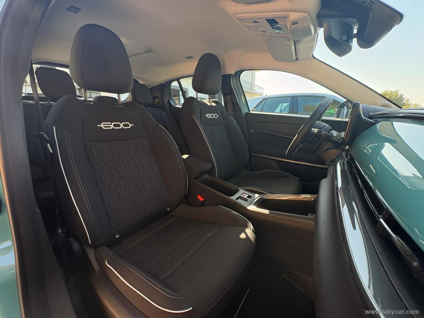 Fiat 600 Hybrid 145 CV DCT MHEV Icon - Immagine 11