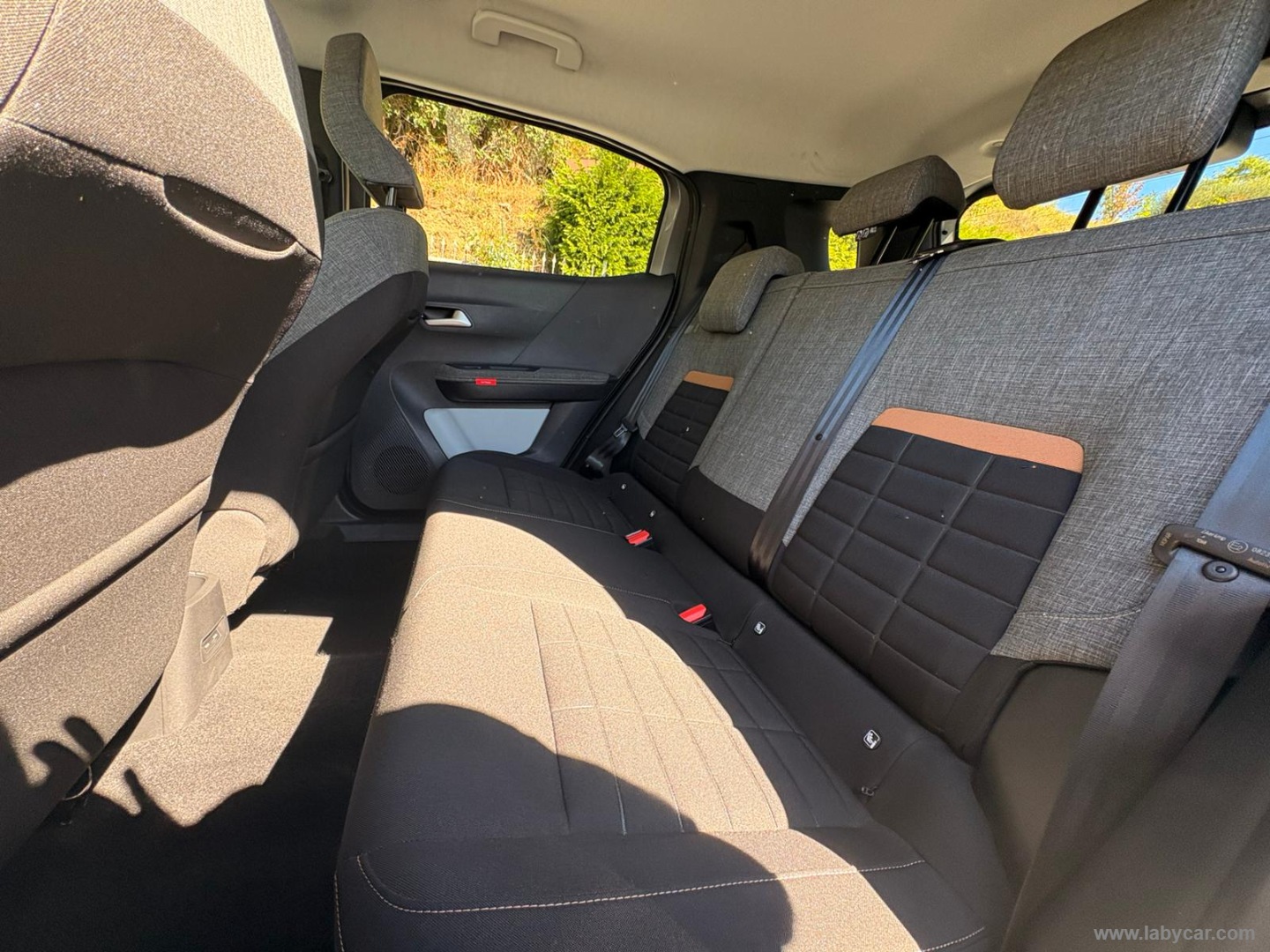 Citroën C3 Aircross PureTech Turbo 100 Plus - Immagine 11