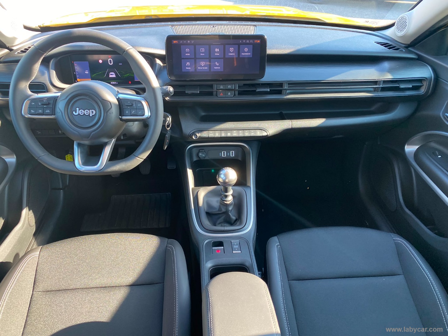 Jeep Avenger 1.2 Turbo Altitude - Immagine 11