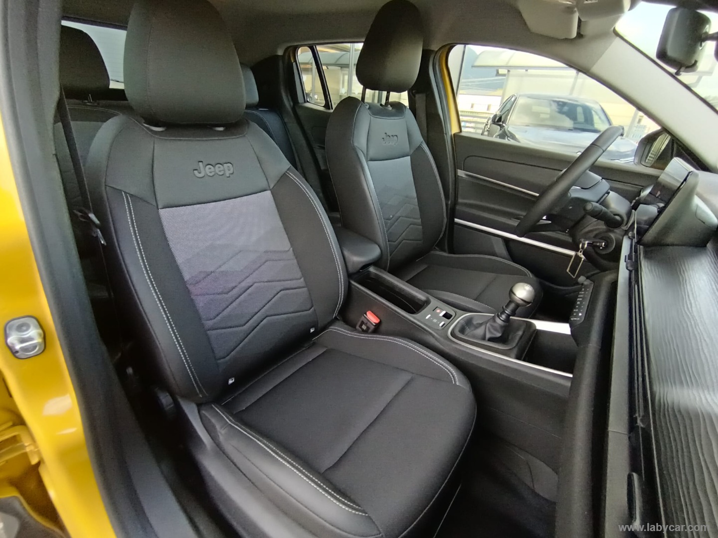 Jeep Avenger 1.2 Turbo Altitude - Immagine 11