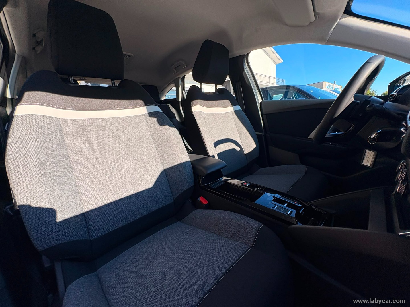 Citroën C4 Hybrid 110 e-DCS6 You - Immagine 11