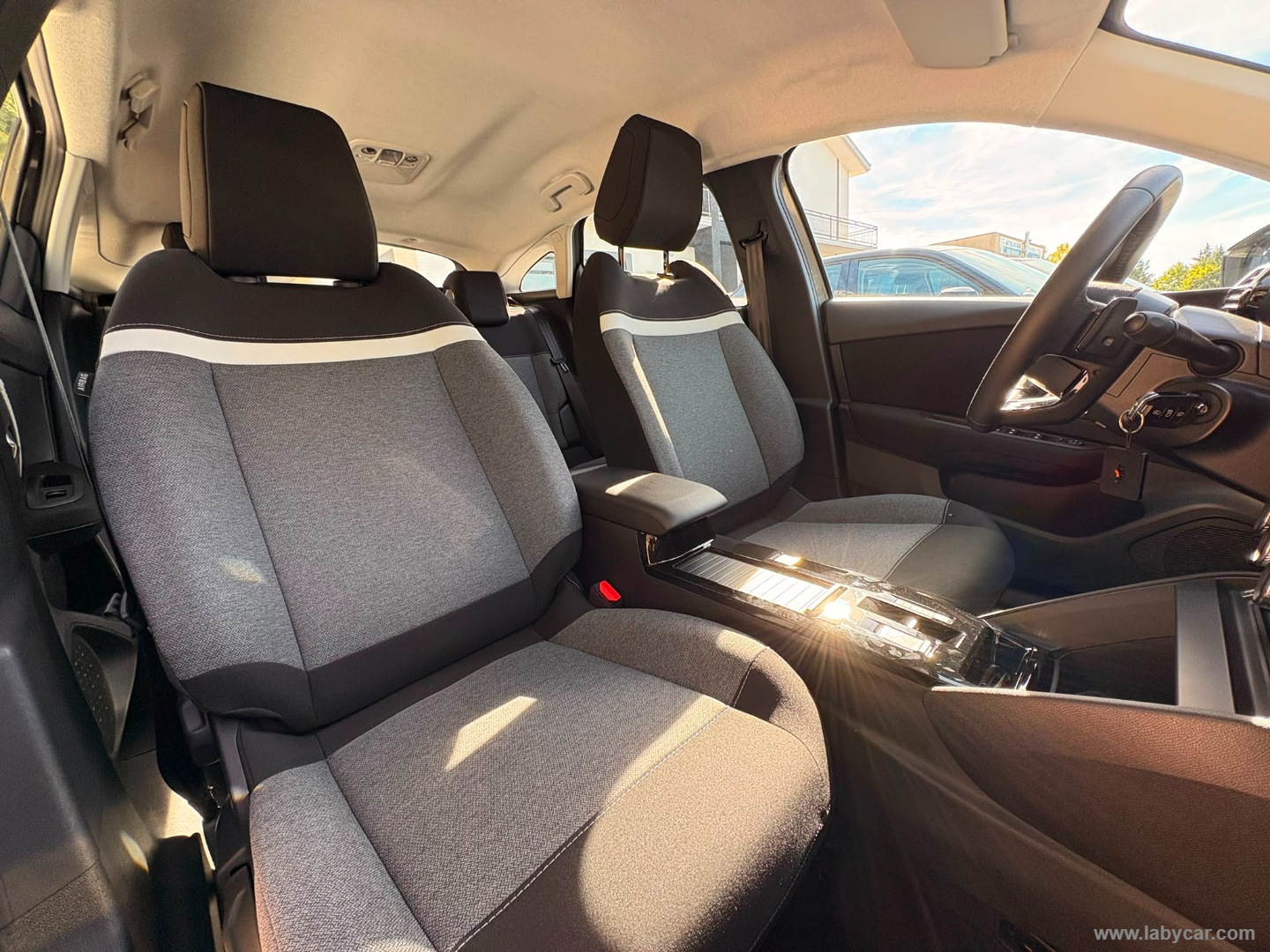 Citroën C4 Hybrid 110 e-DCS6 You - Immagine 11
