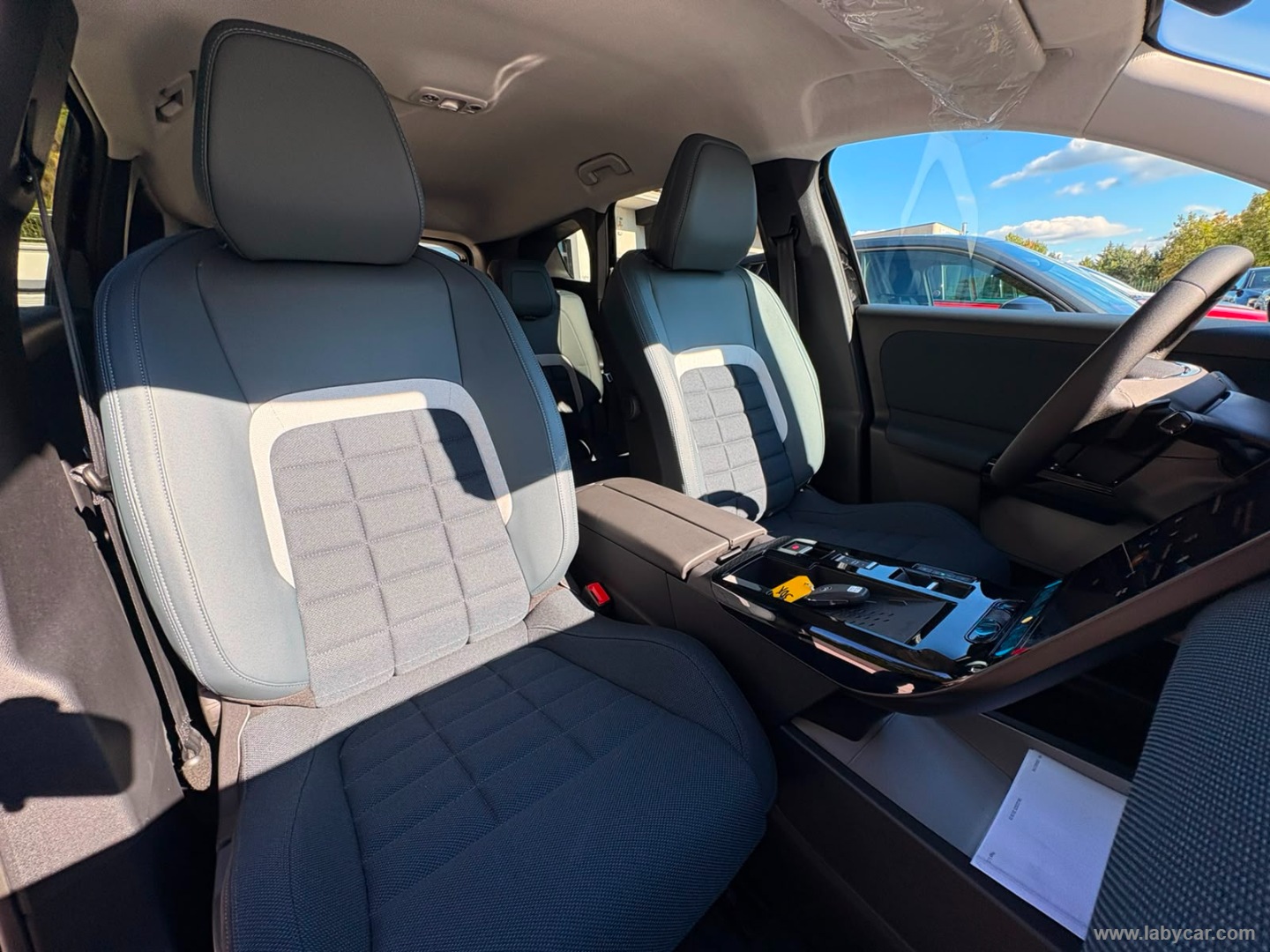 Citroën C5 Aircross Hybrid 145 e-DCS6 Plus - Immagine 11