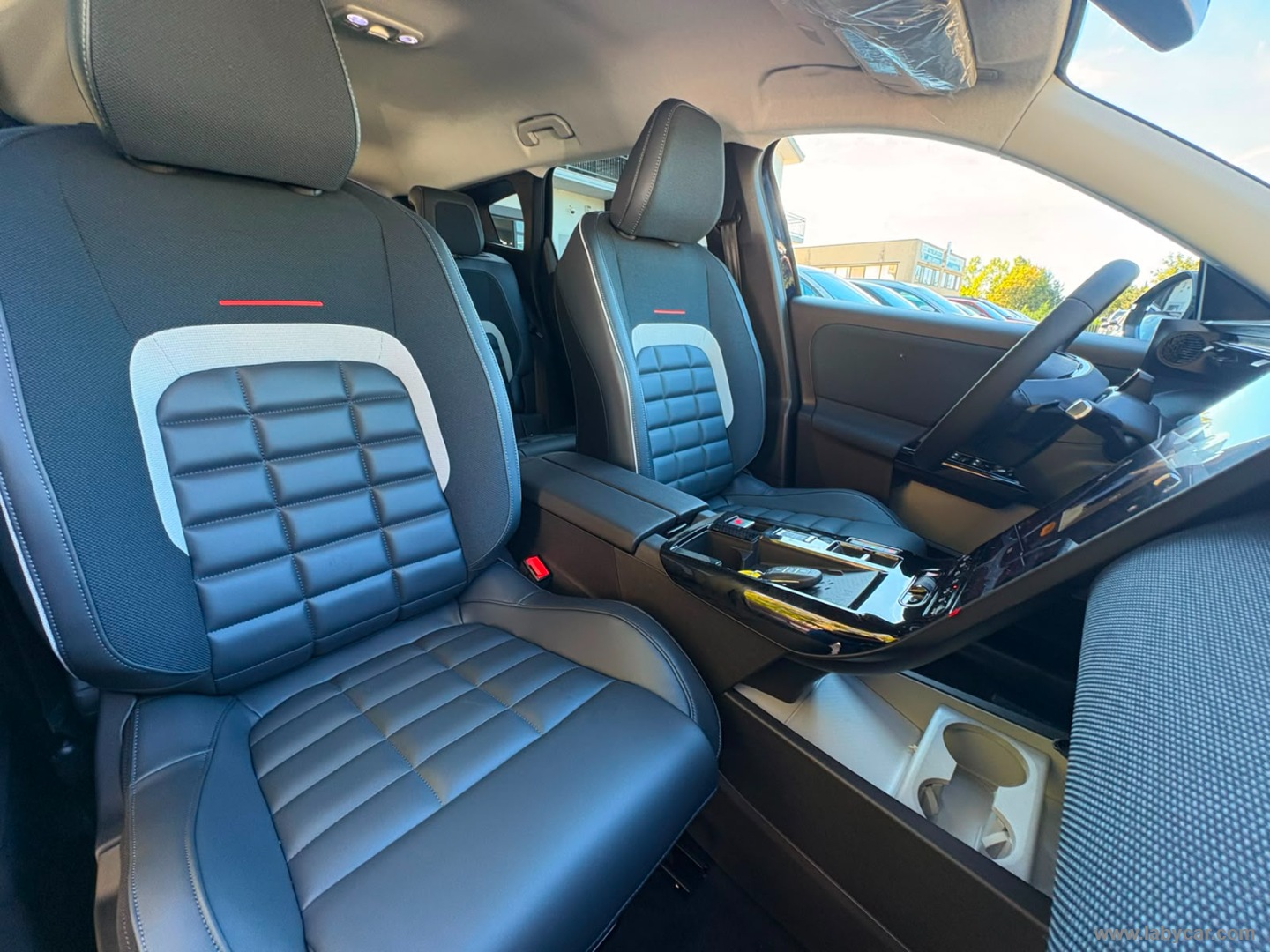 Citroën C5 Aircross Hybrid 145 e-DCS6 Max - Immagine 11