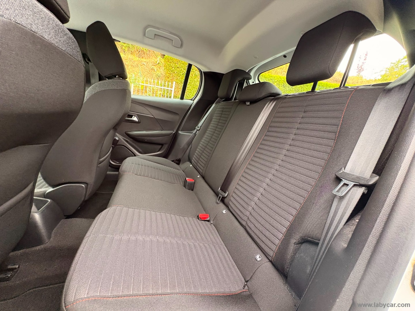 Peugeot 208 BlueHDi 100 S&S 5p. Active - Immagine 11