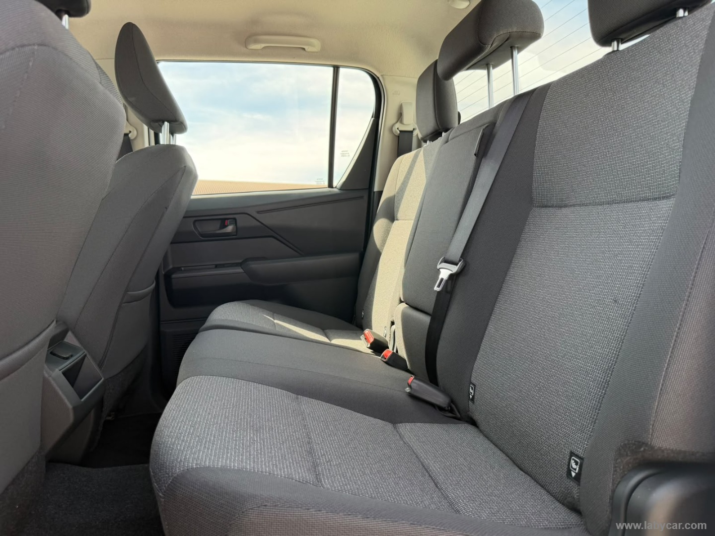 Toyota Hilux 2.8 D-4D 48V A/T 4WD DC Hilux - Immagine 11