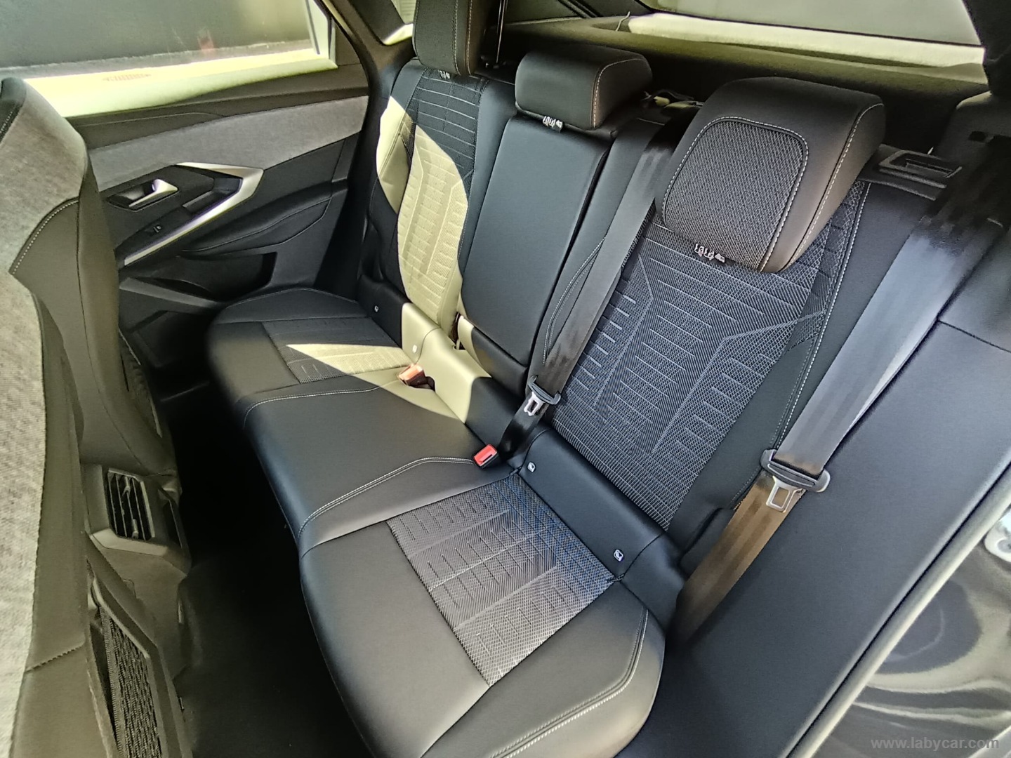Peugeot 3008 Hybrid 145 e-DCS6 GT - Immagine 11