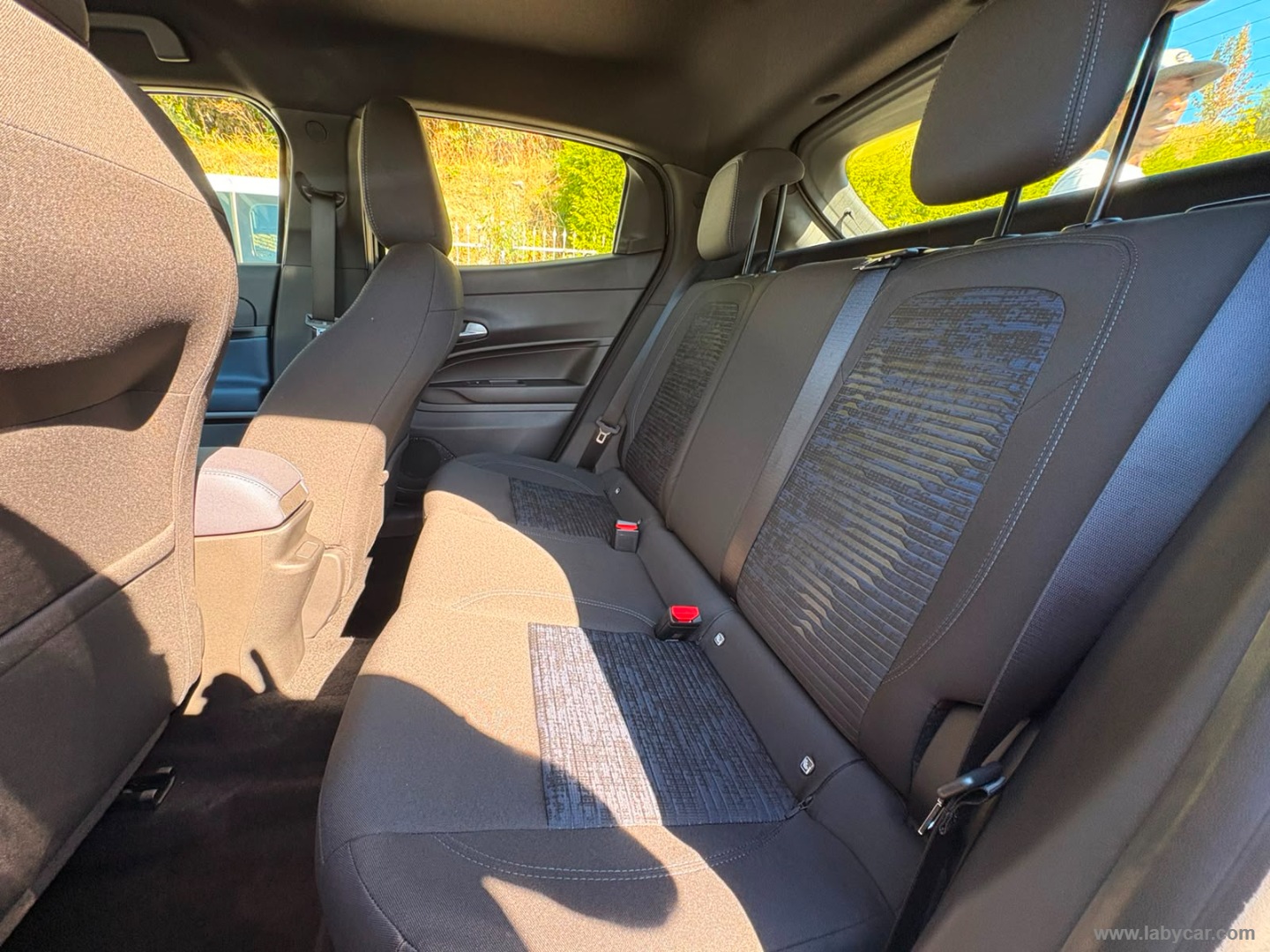 Alfa Romeo Junior 1.2 145 CV Hybrid eDCT6 - Immagine 11