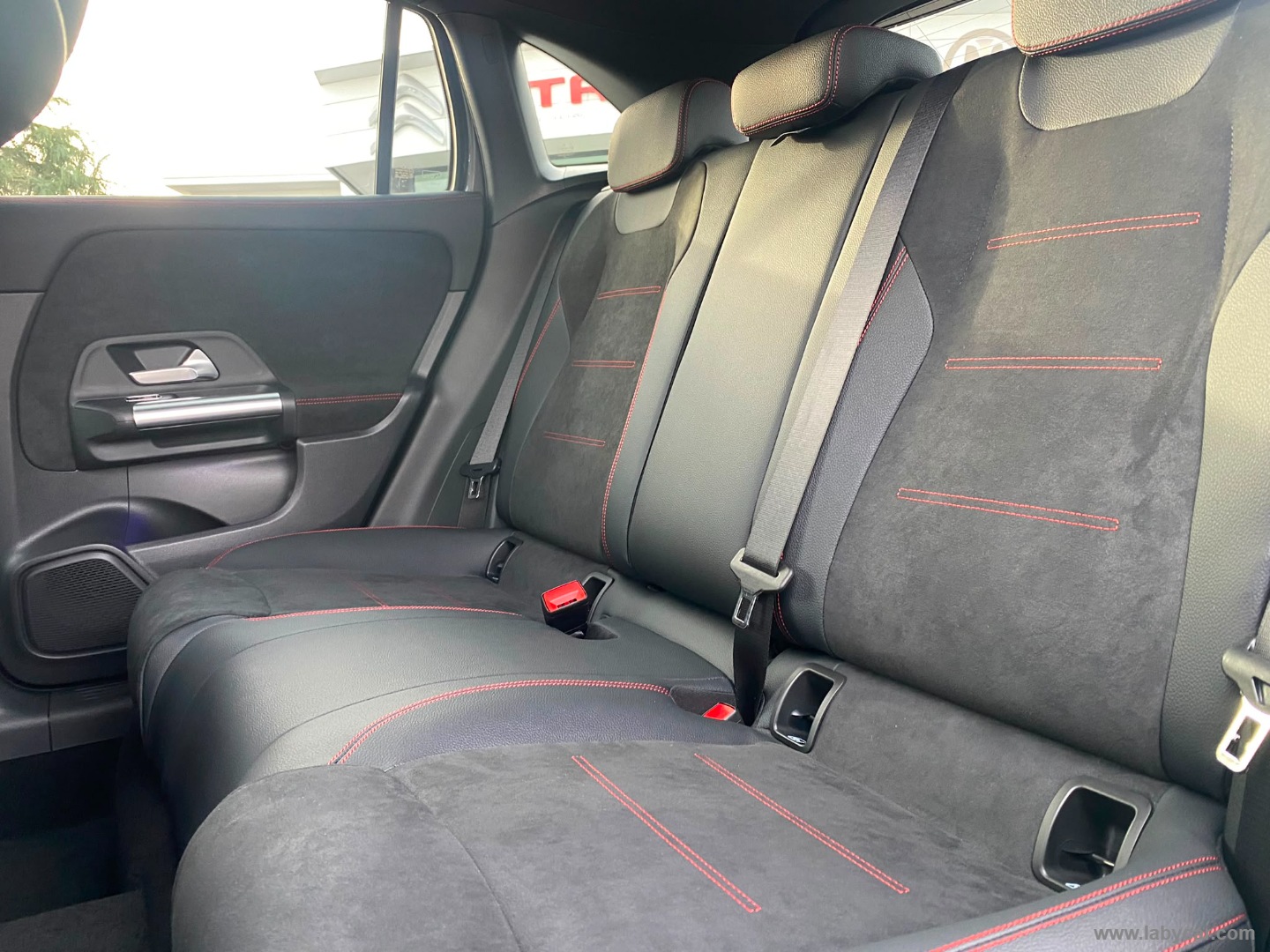 Mercedes-Benz Classe GLA GLA 200 d Automatic AMG Line Extra - Immagine 11