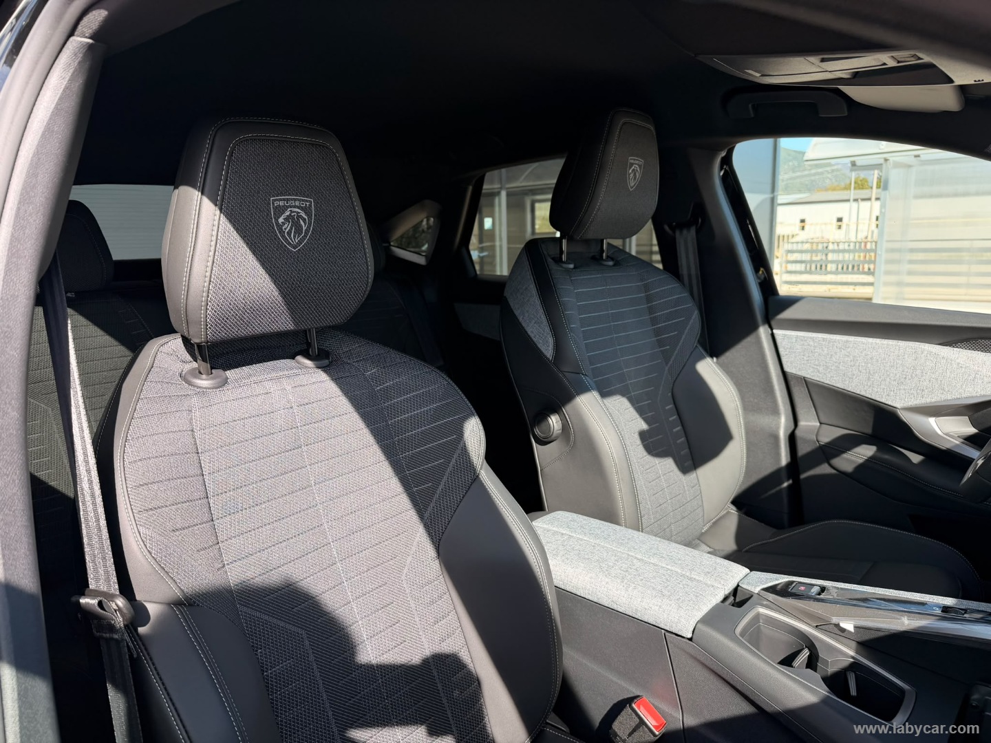 Peugeot 3008 Hybrid 145 e-DCS6 GT - Immagine 11