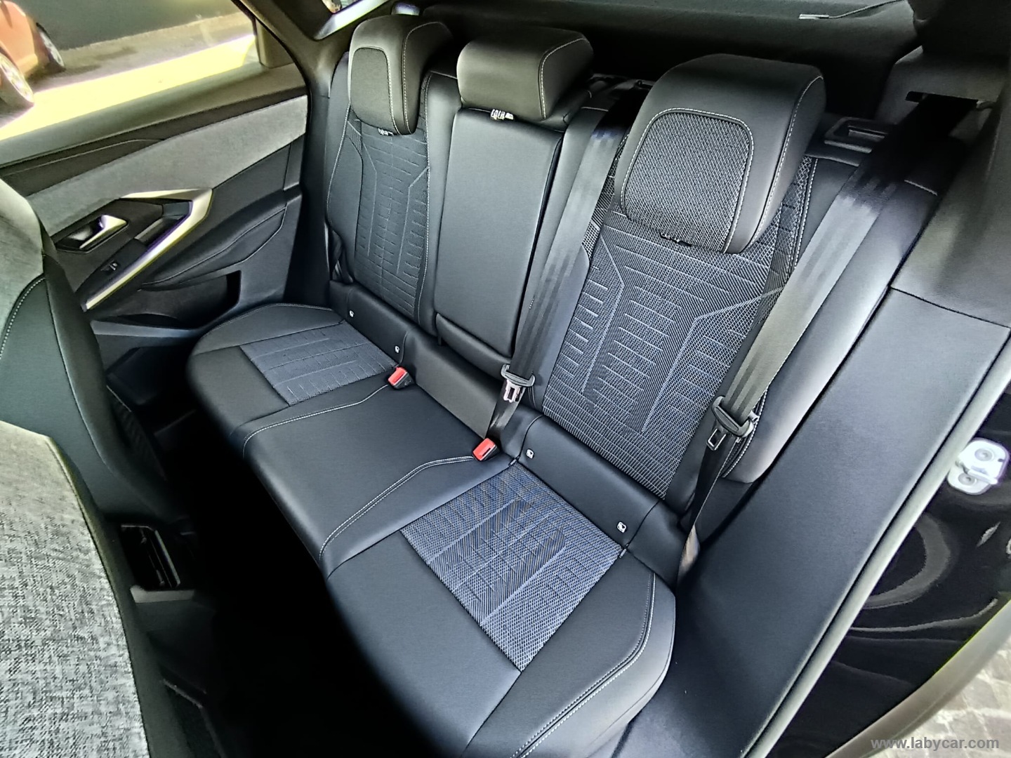 Peugeot 3008 Hybrid 145 e-DCS6 GT - Immagine 11
