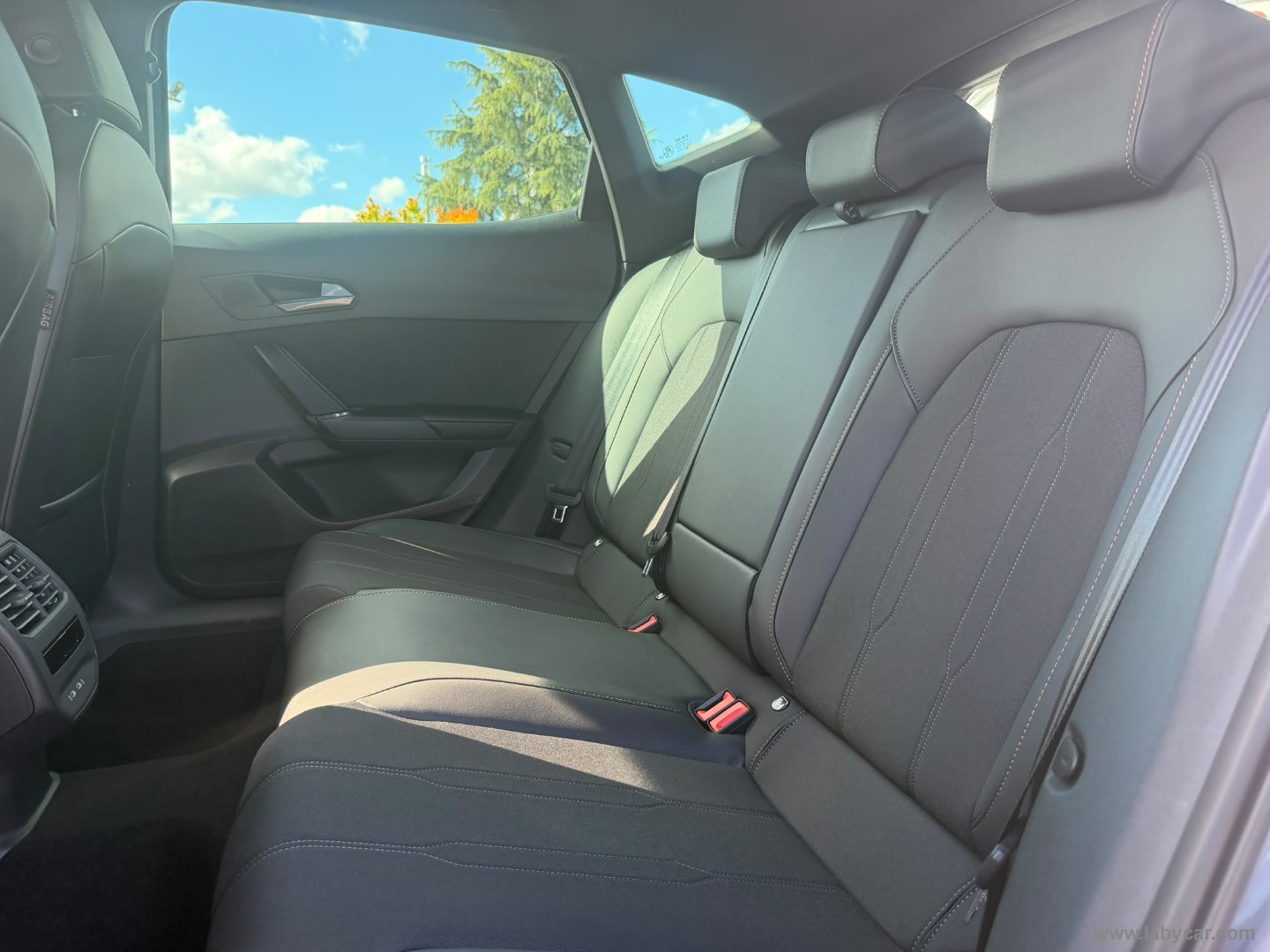 CUPRA Formentor 1.5 e-Hybrid DSG - Immagine 11
