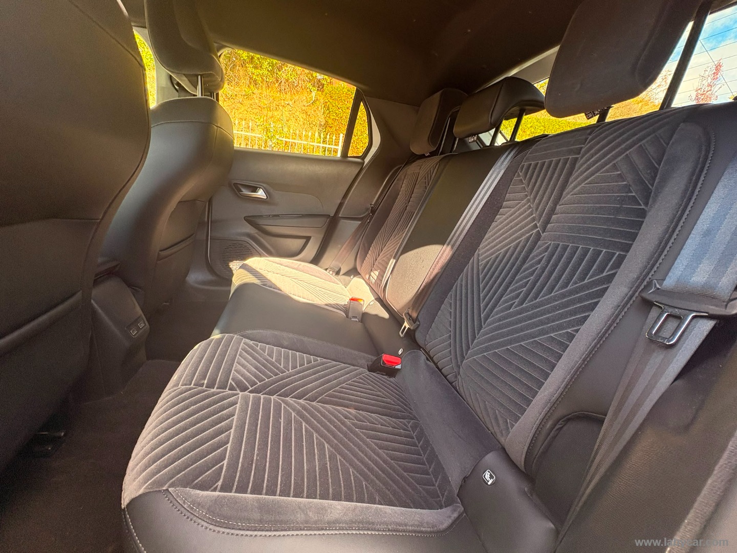 Lancia Ypsilon Hybrid e-DCT LX - Immagine 11
