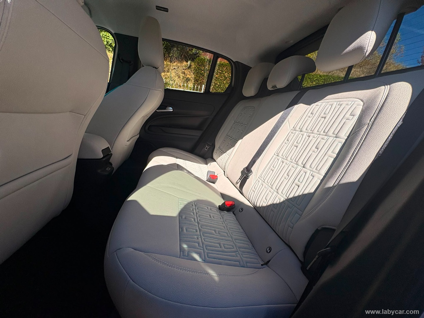 Fiat 600 Hybrid 110 CV DCT MHEV La Prima - Immagine 11