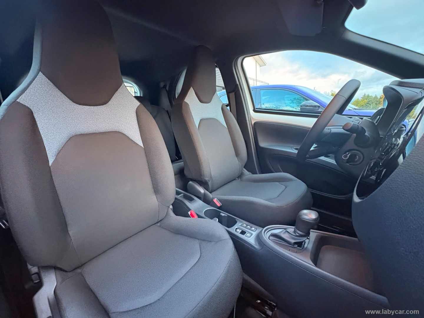 Toyota Aygo X 1.5 Hybrid 115 CV 5p. - Immagine 11