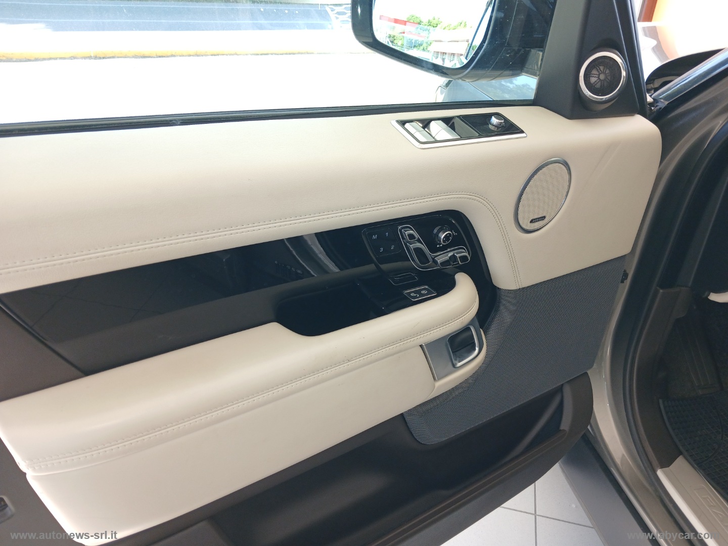 Range Rover 4.4 SDV8 FULL OPTIONAL FULL OPTIONAL TAGLIANDO APPENA ESEGUITO - immagine 11