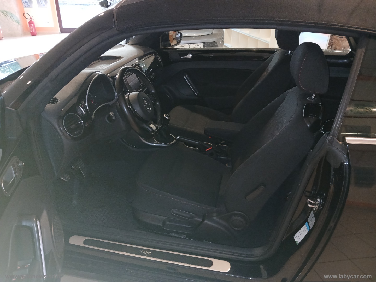 Maggiolino Cabrio 1.2 TSI Design BMT PARI AL NUOVO 22.800 KM - immagine 11